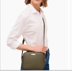 Kate Spade Newbury Lane Cammie Crossbody Purse. Green Camera Bag